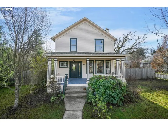 1611 W MAIN ST, Cottage Grove OR 97424 for Sale