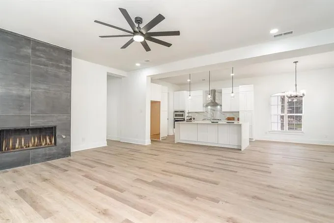 2422 Vagas St, Dallas, TX 75219 for Sale