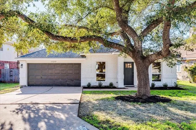 11019 Pebble Garden Ln, Austin, TX 78739 for Sale
