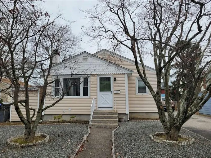 11 DAKOTA ST, Providence, RI 02904 Single Family Residence For Sale  MLS# 1352030