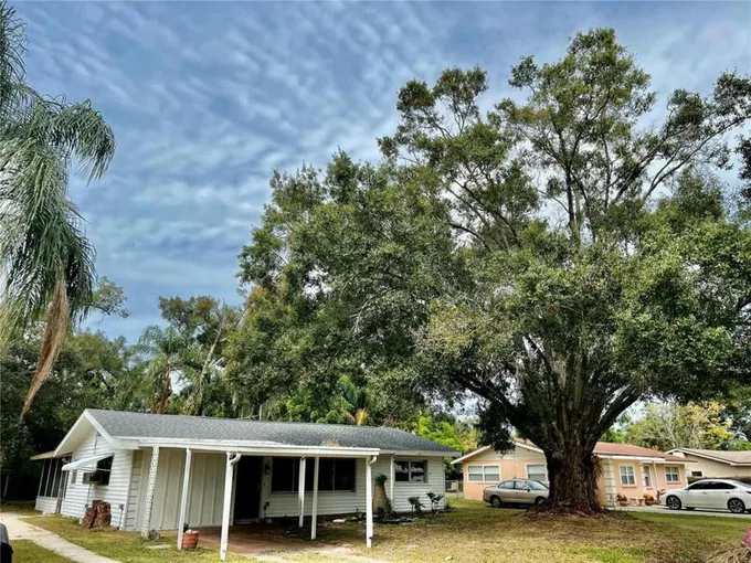 2121 DODGE AVE, SARASOTA, FL 34234 Single Family Residence For Sale  MLS# A4585438