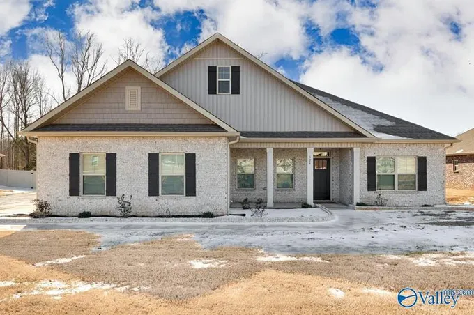 124 PERDIDO BAY DR, Huntsville, AL 35811 Single Family Residence For Sale  MLS# 21852059