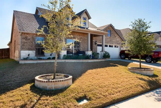 123 Half Moon Drive, Waxahachie, TX 75165 for Sale