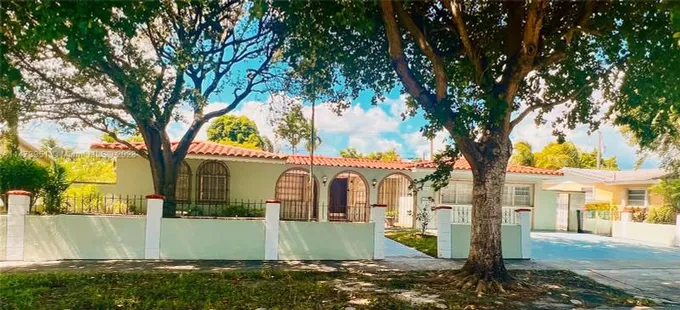 4120 Southwest 98th Court, Miami, FL 33165 for Sale