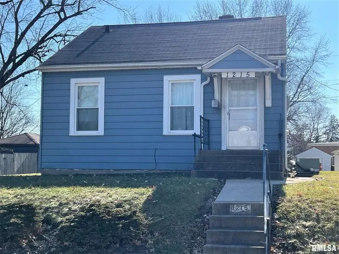 1215 E CENTRAL PARK Avenue, Davenport, IA 52803  624509873 for Sale