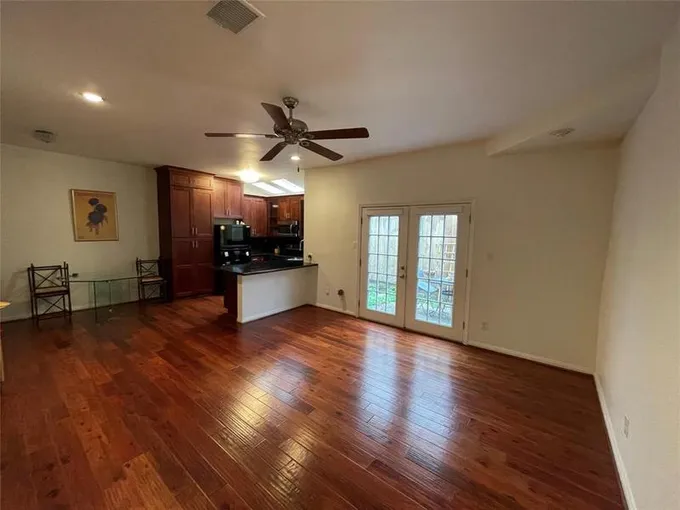 228 Snover St, Houston, TX 77007 for Rent