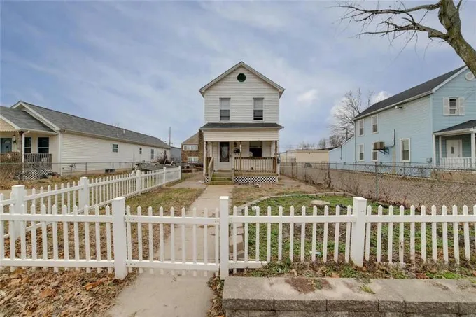 627 BENTON ST, Valley Park, MO 63088 Single Family Residence For Sale  MLS# 24007204