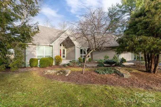 164 Overlook Drive, Flat Rock, NC 28731  624358384 for Sale