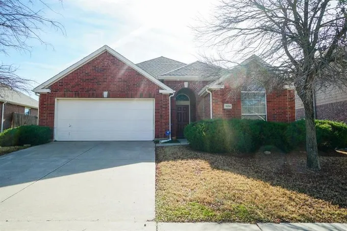 1004 Wagon Trail Dr, Little Elm, TX 75068 for Rent