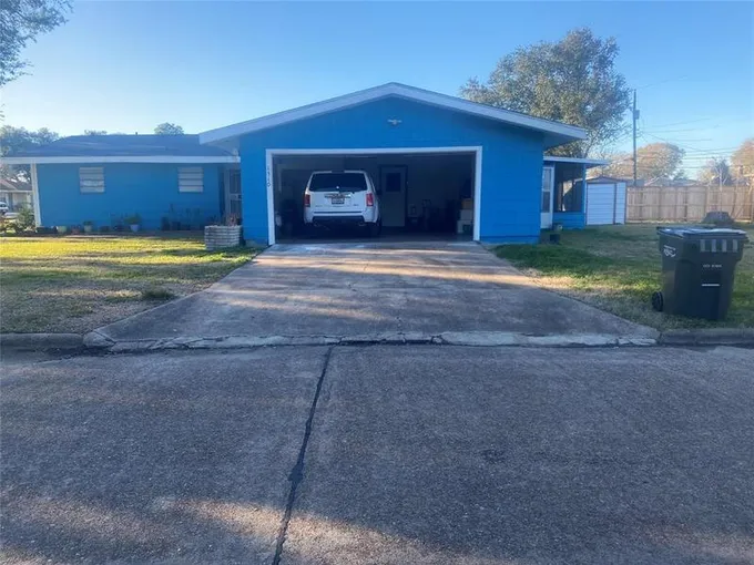 1510 Lakecrest Dr, Port Arthur, TX 77642 for Sale