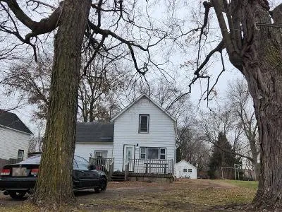 7th St NW for Sale