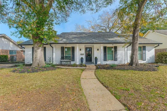 4706 Golf Dr, Houston, TX 77018 for Sale