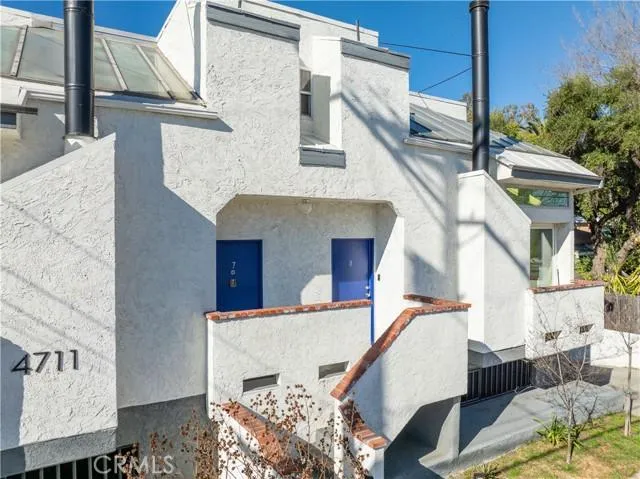 4711 Colfax 8, Studio City CA 91602 for Sale