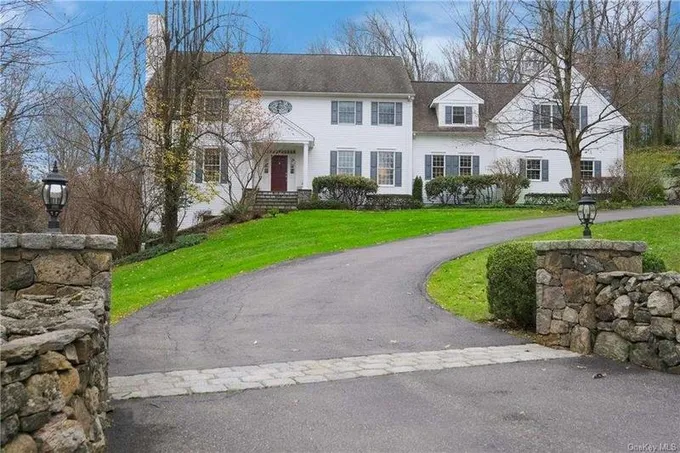 58 Lawrence Farms Crossway, New Castle, NY 10514  624457782 for Sale