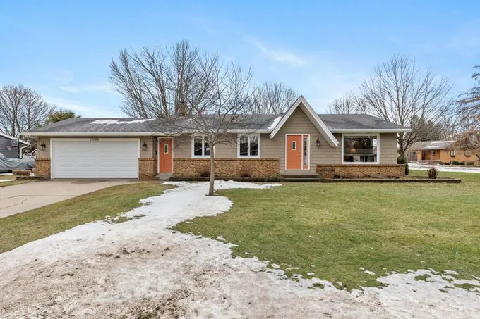10366 SPRINGWOOD DR, Zeeland, MI 49464 Single Family Residence For Sale  MLS# 24005627