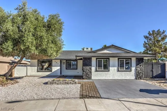 3970 Lariat Court, Las Vegas, NV 89121 for Sale