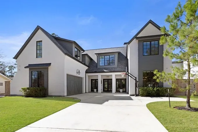 8443 Hunters Creek Dr, Hunters Creek Village, TX 77024 for Sale