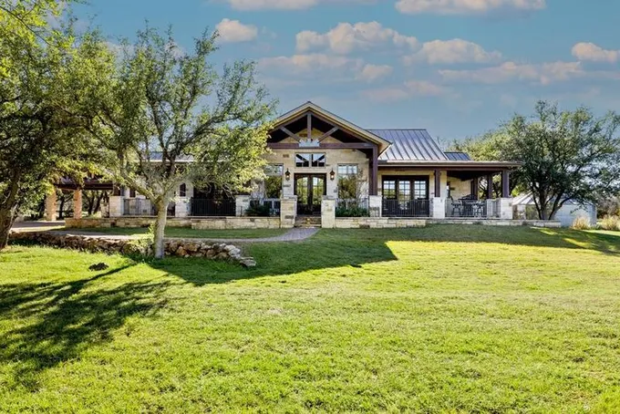 863 Lake on Flat Creek Dr, Johnson City, TX 78636 for Sale