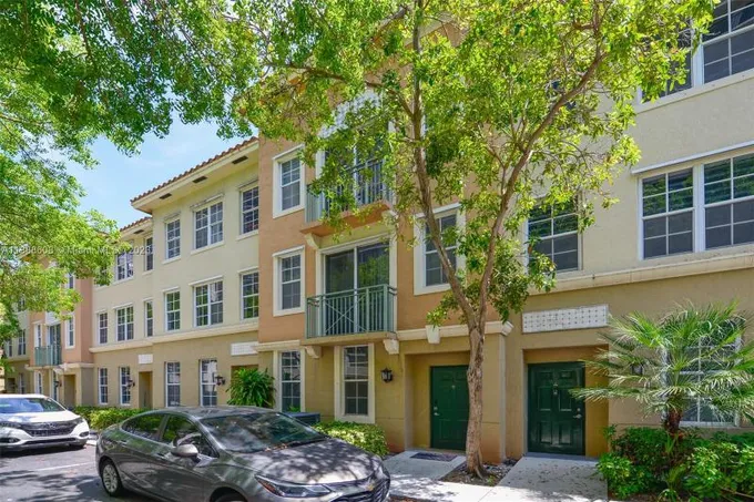 2069 South Ocean Drive, Unit TH11, Hallandale Beach, FL 33009 for Rent