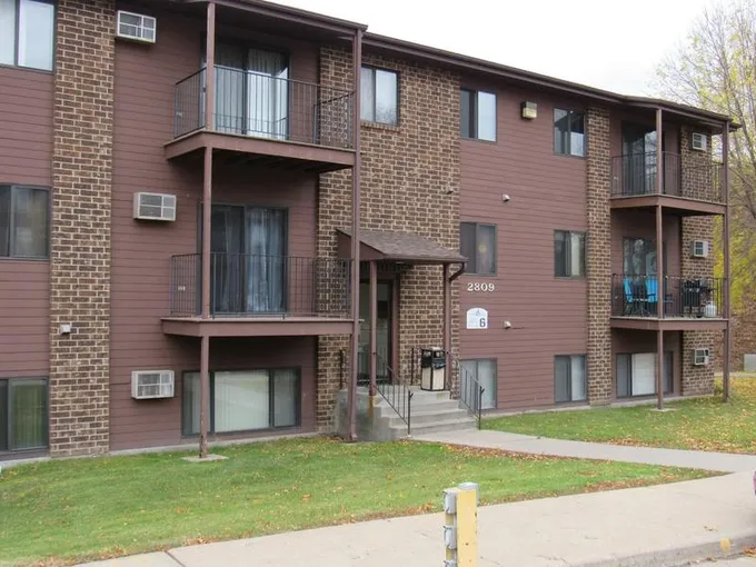 Bismarck, ND - 2-bed - $795.00 Available January 2018  2809 Hawken St for Sale