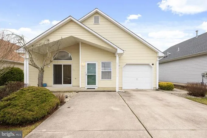 51 Highland Dr, Manahawkin, NJ 08050  MLS# NJOC2023670 for Sale