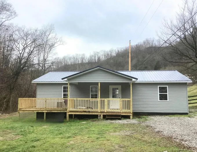 128 RENE LN, Prestonsburg, KY 41653 Single Family Residence For Sale  MLS# 24002240