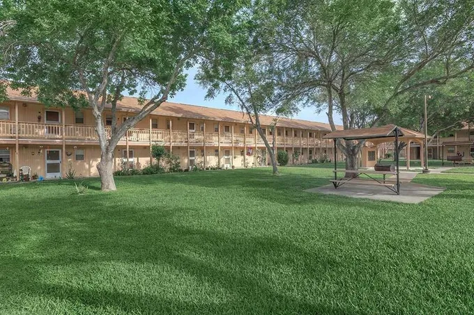1 Bed 1 Bath  Palacio Residencial for Sale