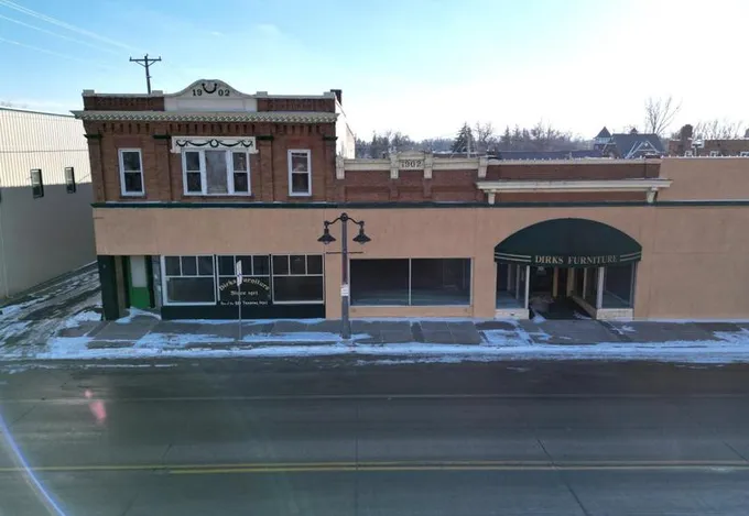 821 E Lincoln Ave, Olivia, MN 56277 - MLS 6481625 for Sale