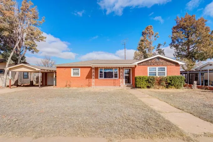 204 Southwest 1st Street, Earth, TX 79031 for Sale