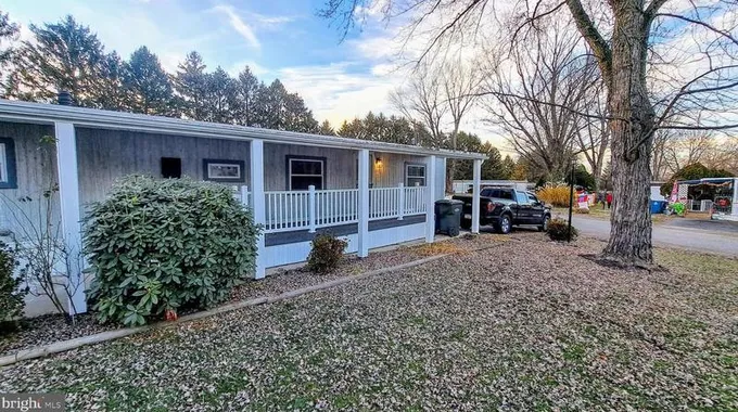 439 Clover Dr, York, PA 17406 - MLS PAYK2055900 for Sale