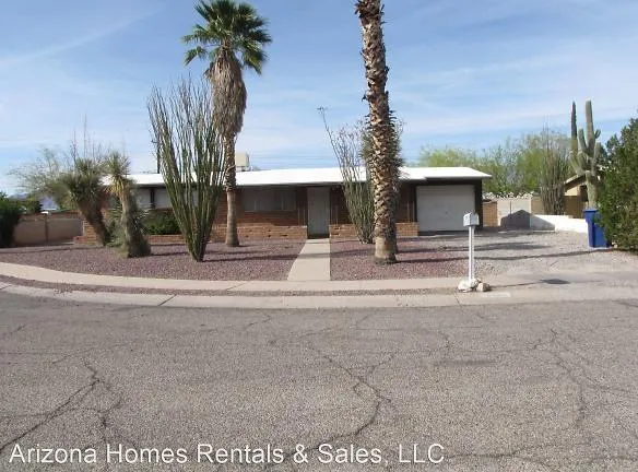 8245 E Koralee Pl - Tucson, AZ 85710 - Home For Rent