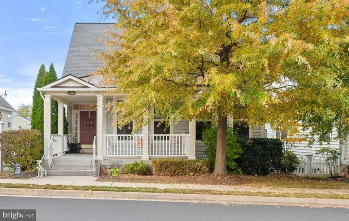 17458 Lethridge Circle, Round Hill, VA 20141 for Sale