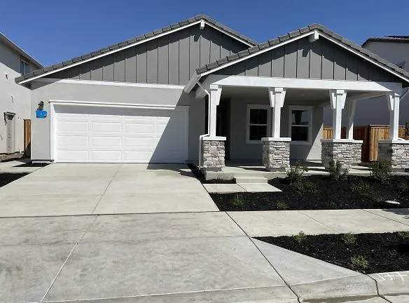 1383 Caravel Ct - Lathrop, CA 95330 - Home For Rent