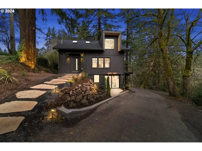 5247 SW GARDEN HOME RD, Portland OR 97219 for Sale