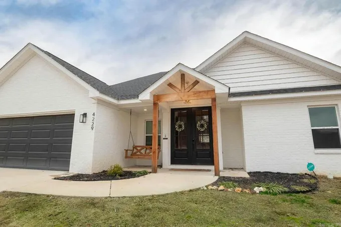 4229 HAMPTON DR, Benton, AR 72019 Single Family Residence For Sale  MLS# 24002658