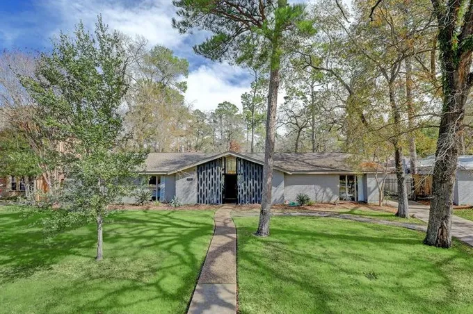 418 E Gaywood Dr, Houston, TX 77079 for Sale