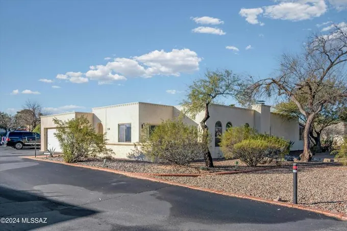 7204 E CAMINO VECINO, Tucson, AZ 85715 Single Family Residence For Sale  MLS# 22403194