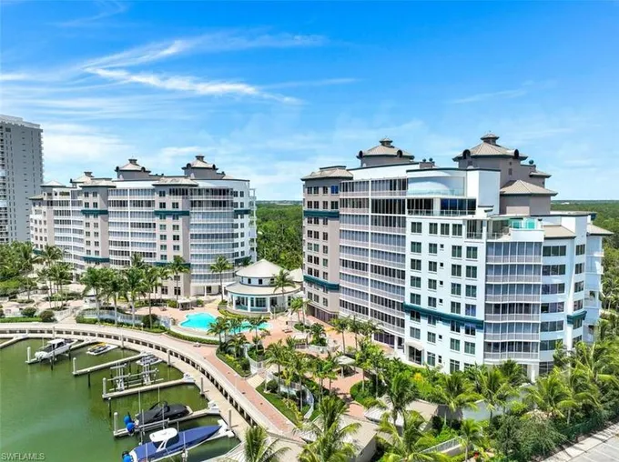 13675 Vanderbilt Drive, Unit I610, Naples, FL 34110 for Sale