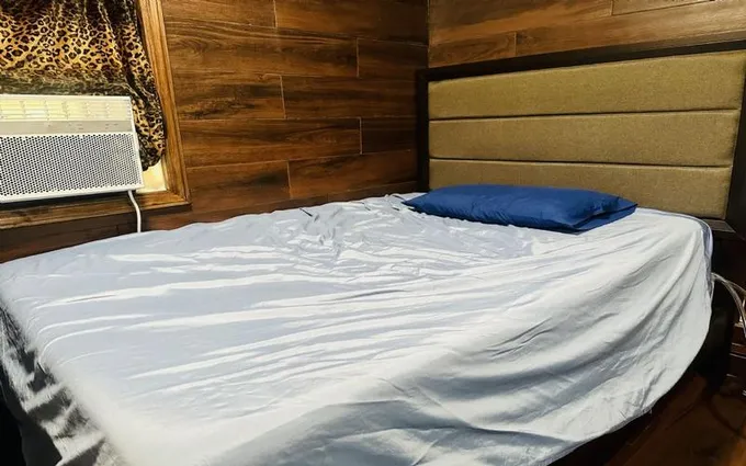 Furnished Jamaica, Queens room for rent in 1 Bedroom, Apartment for 1300 per month. Room ID 4738735