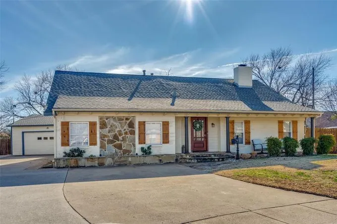 1301 Croydon St, Irving, TX 75062 for Sale