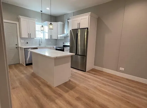 3632 N Ashland Ave unit 1 - Chicago, IL 60613 - Home For Rent