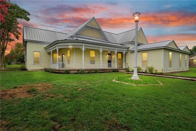 367 Illinois, China Spring, TX 76633 for Sale
