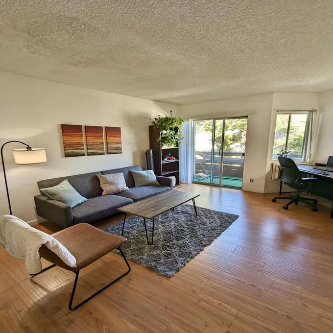 Rental listing in Westwood, West Los Angeles. Contact the landlord or property manager direct about rental.