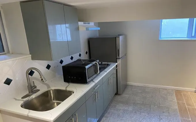 Rental listing in Jackson Heights, Queens. Contact the landlord or property manager direct about rental.