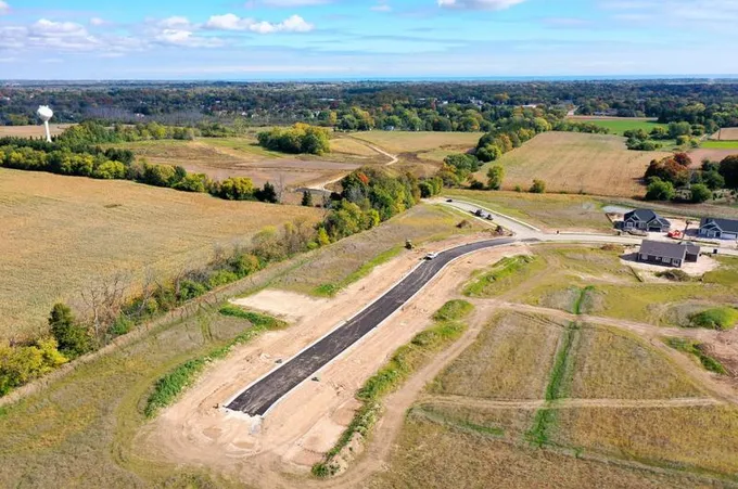 803 Kohlwey Dr #Lt30, Grafton, WI 53024 - MLS 1862655 for Sale
