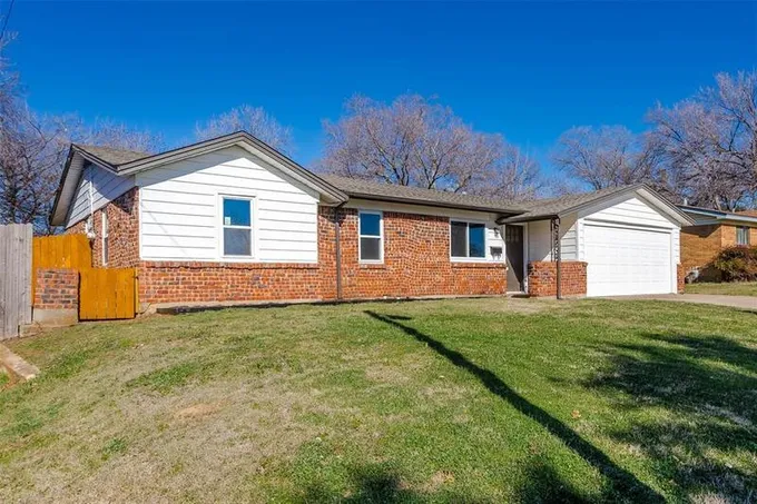4541 Dee Ln, Haltom City, TX 76117 for Sale