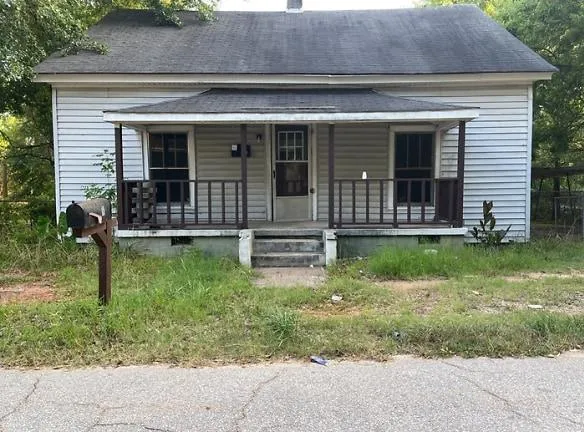 8 Hammett St - Laurens, SC 29360 - Home For Rent