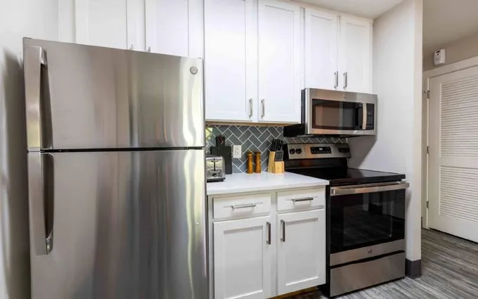 Furnished Raleigh, Wake (Raleigh) room for rent in 4 Bedrooms, Apartment for 924 per month. Room ID 4739328