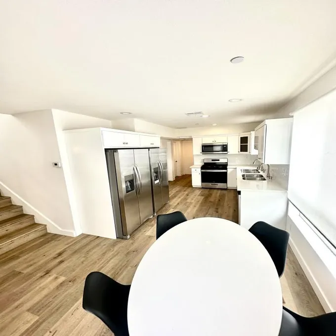 Furnished Exposition Park, South Los Angeles room for rent in 5 Bedrooms, Apartment for 1050 per month. Room ID 4739504
