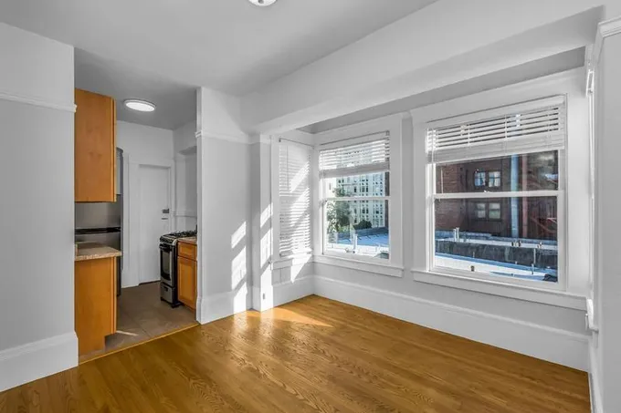 1  635 Ellis for Sale